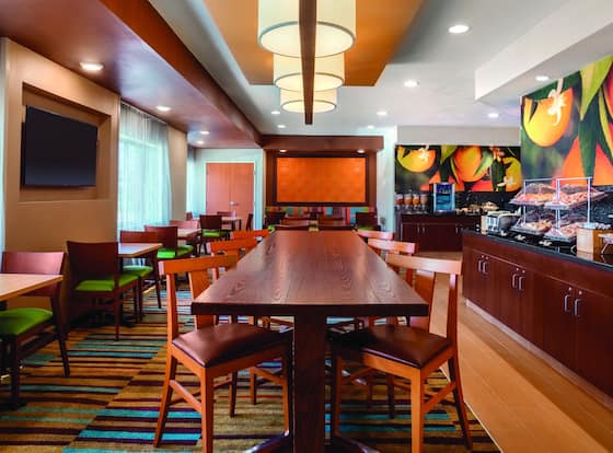 Comfort Inn & Suites is a family friendly hotel in Texas City, Texas (TX)