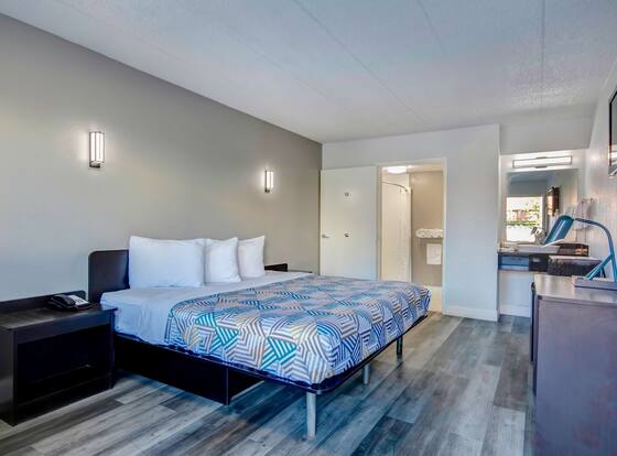Motel 6 Columbus, OH - OSU North is a family friendly hotel in Columbus, Ohio (OH)