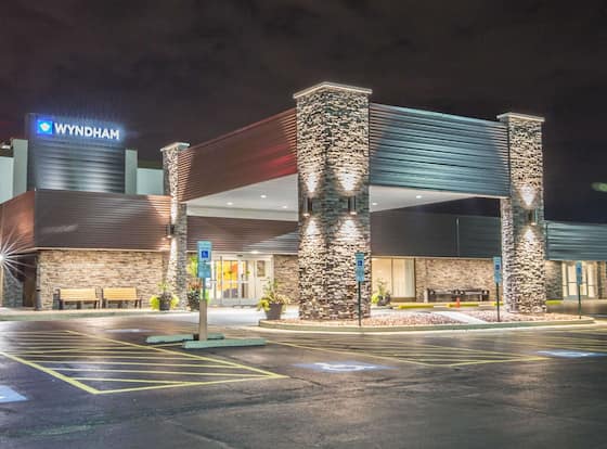 Wyndham Chicago O'Hare is a family friendly hotel in Des Plaines, Illinois (IL)