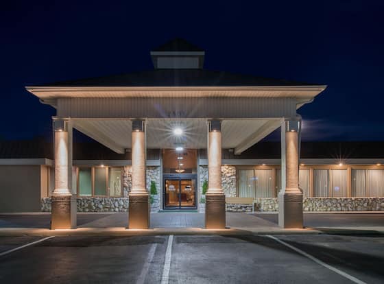 Ramada by Wyndham Midtown Grand Island is a family friendly hotel in Grand Island, Nebraska (NE)