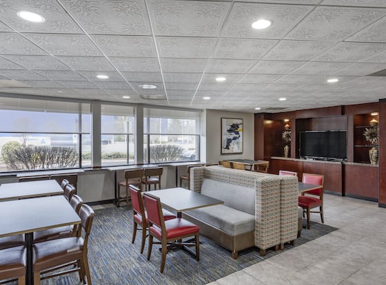 Comfort Inn Paramus - Hackensack is a family friendly hotel in Paramus, New Jersey (NJ)