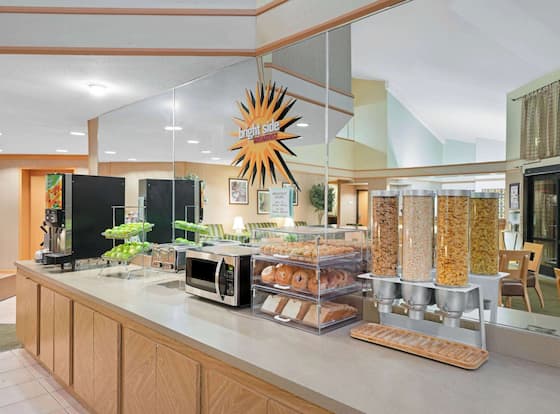 La Quinta Inn & Suites by Wyndham Salt Lake City - Layton is a family friendly hotel in Layton, Utah (UT)