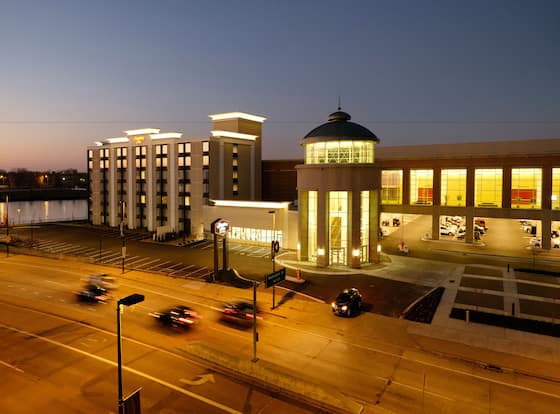 Hampton Inn Green Bay Downtown is a family friendly hotel in Green Bay, Wisconsin (WI)