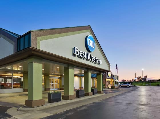 Best Western Tomah Hotel is a family friendly hotel in Tomah, Wisconsin (WI)