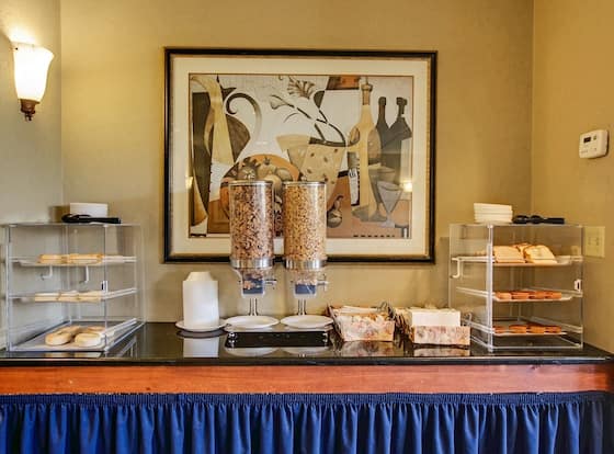 Red Carpet Inn is a family friendly hotel in Whippany, New Jersey (NJ)