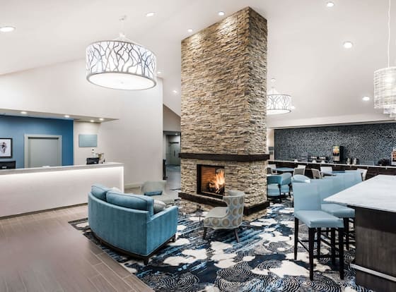 Howard Johnson by Wyndham Middletown Newport Area is a family friendly hotel in Newport East, Rhode Island (RI)