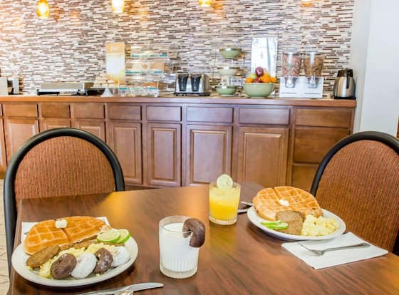 Quality Inn US65 & E. Battlefield Rd. Springfield is a family friendly hotel in Springfield, Missouri (MO)