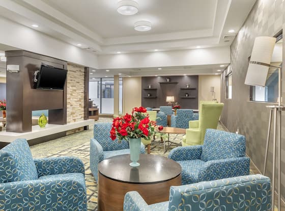 Best Western Plus New Englander is a family friendly hotel in Woburn, Massachusetts (MA)