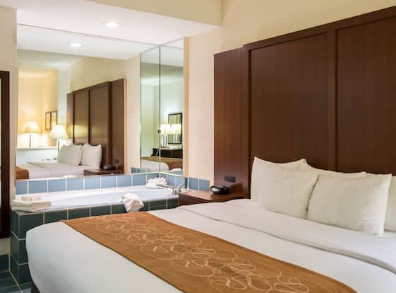 Comfort Suites Cumming-Atlanta near Northside Hospital Forsyth is a family friendly hotel in Cumming, Georgia (GA)