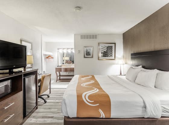 Quality Inn University is a family friendly hotel in Lansing, Michigan (MI)