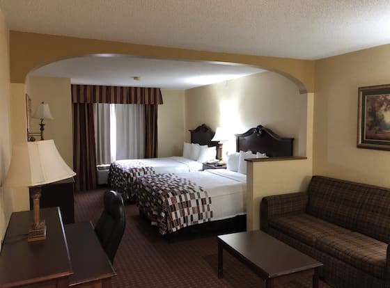 Red Roof Inn & Suites Chestertown is a family friendly hotel in Chestertown, Maryland (MD)