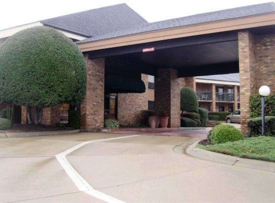 Quality Inn & Suites Searcy I-67 is a family friendly hotel in Searcy, Arkansas (AR)