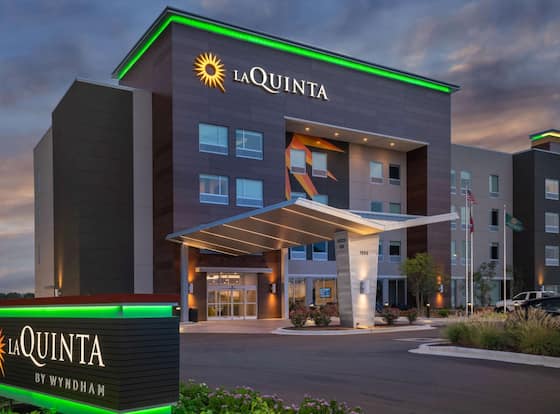 La Quinta Inn & Suites by Wyndham West Memphis is a family friendly hotel in West Memphis, Arkansas (AR)