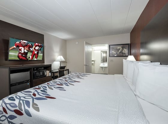 Red Roof Inn Freehold is a family friendly hotel in West Freehold, New Jersey (NJ)