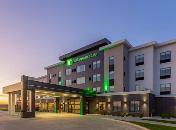 Holiday Inn & Suites Cedar Falls - Waterloo Event Ctr by IHG is a family friendly hotel in Cedar Falls, Iowa (IA)