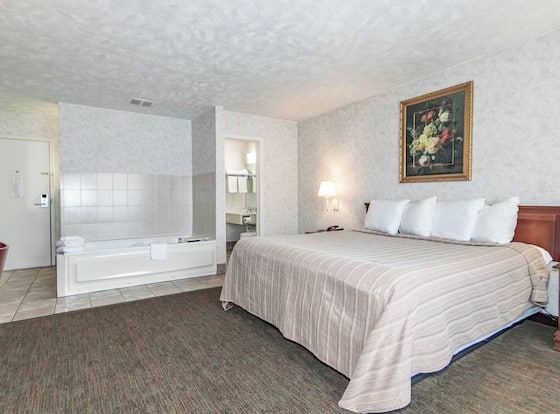 Americas Best Value Inn Austinburg is a family friendly hotel in Austinburg, Ohio (OH)