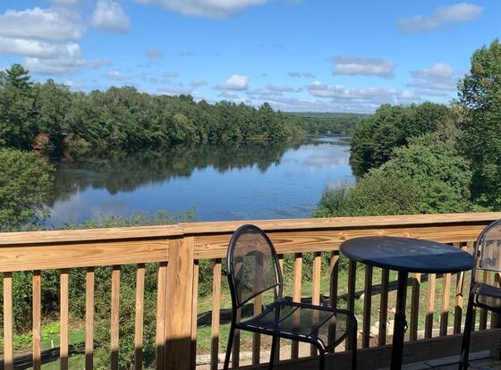 Stagecoach House Inn is a family friendly hotel in Wyoming, Rhode Island (RI)