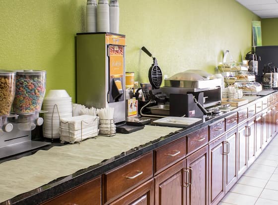 Quality Inn & Suites is a family friendly hotel in Sioux City, Iowa (IA)