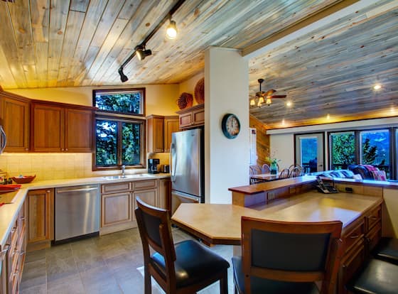 Frost Luxury Vacation At Windcliff 3 Bedroom Home by RedAwning is a family friendly hotel in Estes Park, Colorado (CO)