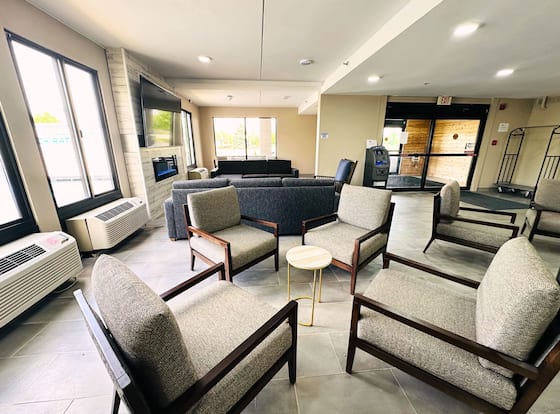 Country Inn & Suites by Radisson, Canton near Hall of Fame is a family friendly hotel in Canton, Ohio (OH)
