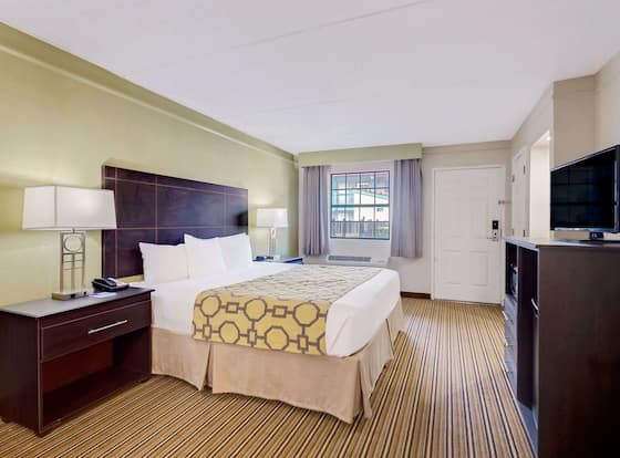 Baymont by Wyndham Jacksonville Orange Park is a family friendly hotel in Jacksonville, Florida (FL)