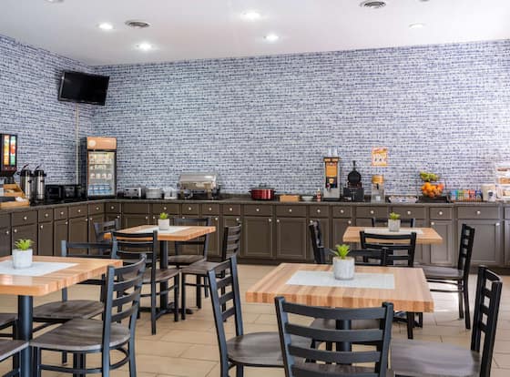 AmericInn by Wyndham Cedar Rapids North is a family friendly hotel in Cedar Rapids, Iowa (IA)