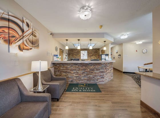 Quality Inn & Suites South is a family friendly hotel in Sioux Falls, South Dakota (SD)
