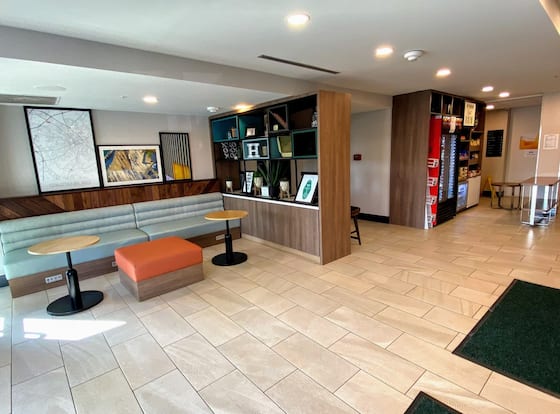 Holiday Inn Spartanburg Northwest by IHG is a family friendly hotel in Valley Falls, South Carolina (SC)