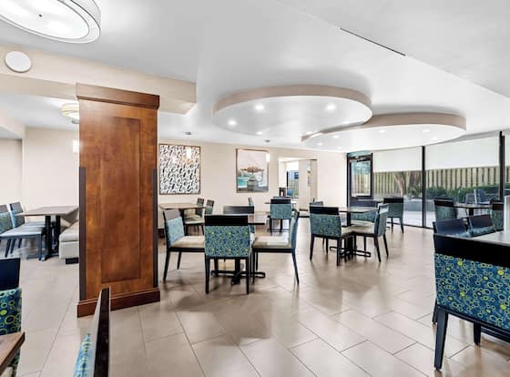 Comfort Inn University is a family friendly hotel in Wilmington, North Carolina (NC)