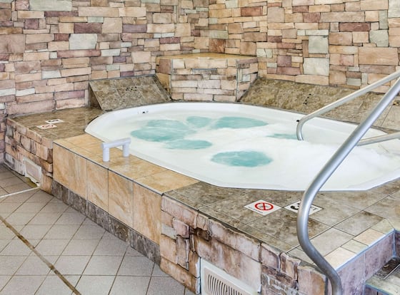 Quality Inn & Suites is a family friendly hotel in Mankato, Minnesota (MN)