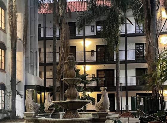 Buena Park Grand Hotel & Suites is a family friendly hotel in Buena Park, California (CA)