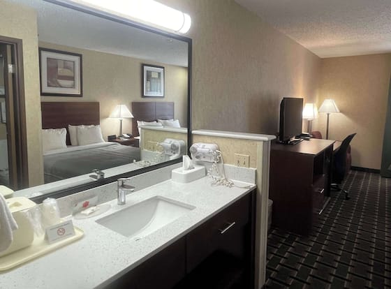 Quality Inn Raton, NM is a family friendly hotel in Raton, New Mexico (NM)