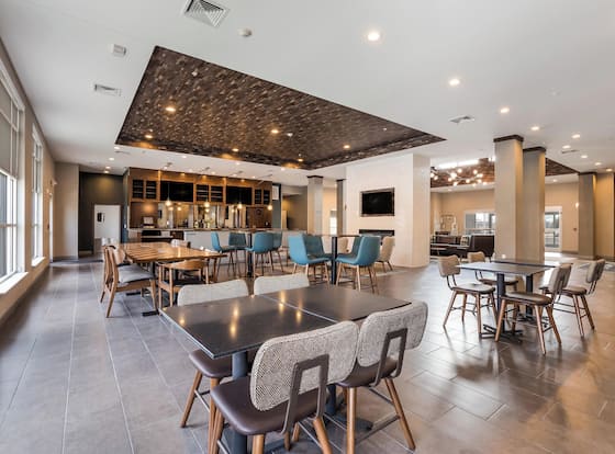 Four Points by Sheraton Elkhart is a family friendly hotel in Elkhart, Indiana (IN)