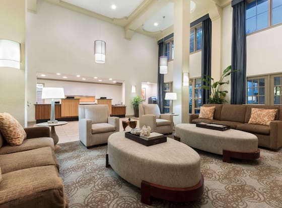 Comfort Suites Baton Rouge South I-10 is a family friendly hotel in Baton Rouge, Louisiana (LA)