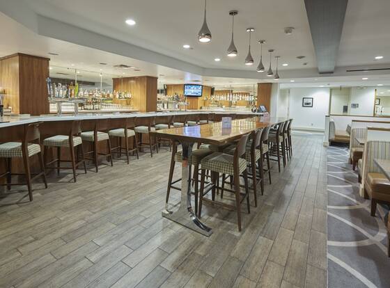 Doubletree by Hilton Bloomington - Minneapolis South is a family friendly hotel in Edina, Minnesota (MN)