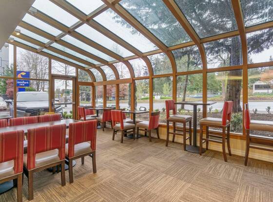 Comfort Inn & Suites Sea-Tac Airport is a family friendly hotel in SeaTac, Washington (WA)