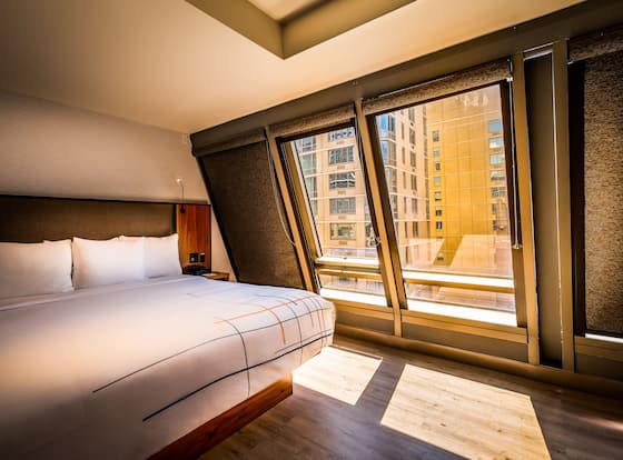 La Quinta Inn & Suites by Wyndham Times Square South is a family friendly hotel in New York City (NYC), New York (NY)