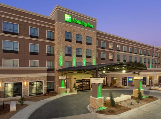 Holiday Inn Appleton by IHG is a family friendly hotel in Appleton, Wisconsin (WI)