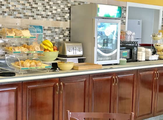 Quality Inn Little Creek is a family friendly hotel in Virginia Beach, Virginia (VA)