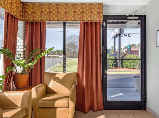 Econo Lodge is a family friendly hotel in Creedmoor, North Carolina (NC)