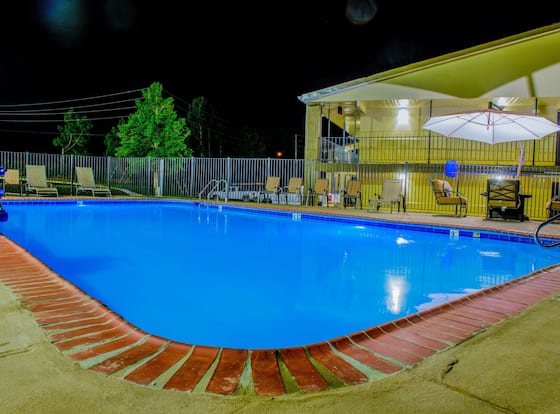 Days Inn & Suites by Wyndham Athens Alabama is a family friendly hotel in Athens, Alabama (AL)