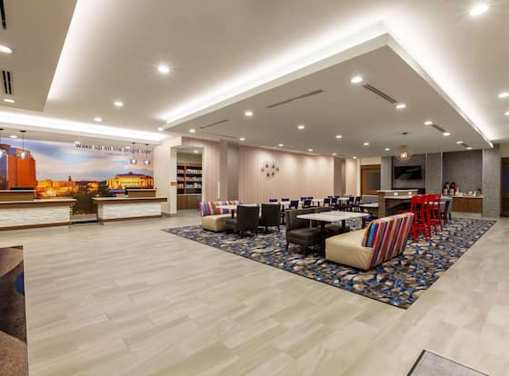 La Quinta Inn & Suites by Wyndham Lafayette Oil Center is a family friendly hotel in Lafayette, Louisiana (LA)
