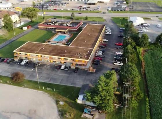 Days Inn by Wyndham Salem, Illinois is a family friendly hotel in Salem, Illinois (IL)