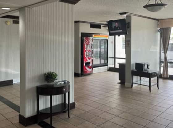Motel 6 Baton Rouge, LA - East - I-12 is a family friendly hotel in Baton Rouge, Louisiana (LA)