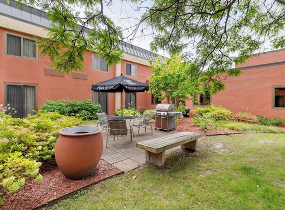 Best Western Plus St. Paul North/Shoreview is a family friendly hotel in Shoreview, Minnesota (MN)