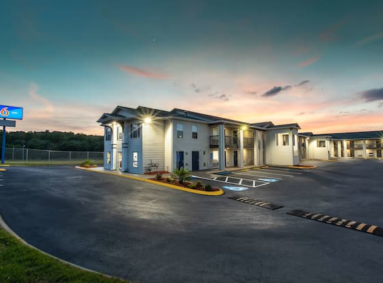 Motel 6 Greenville, SC - I-85 Near Downtown is a family friendly hotel in Greenville, South Carolina (SC)