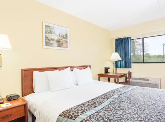 Days Inn by Wyndham Athens is a family friendly hotel in Athens, Ohio (OH)