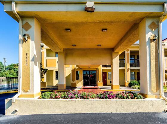 Econo Lodge Christiansburg-Blacksburg I-81 is a family friendly hotel in Christiansburg, Virginia (VA)