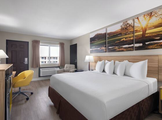 Days Inn by Wyndham Las Vegas Airport Near the Strip is a family friendly hotel in Enterprise, Nevada (NV)