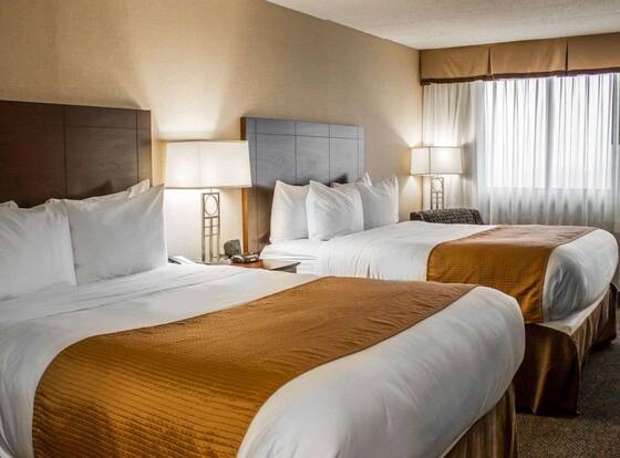 Comfort Inn & Suites is a family friendly hotel in Wadsworth, Ohio (OH)